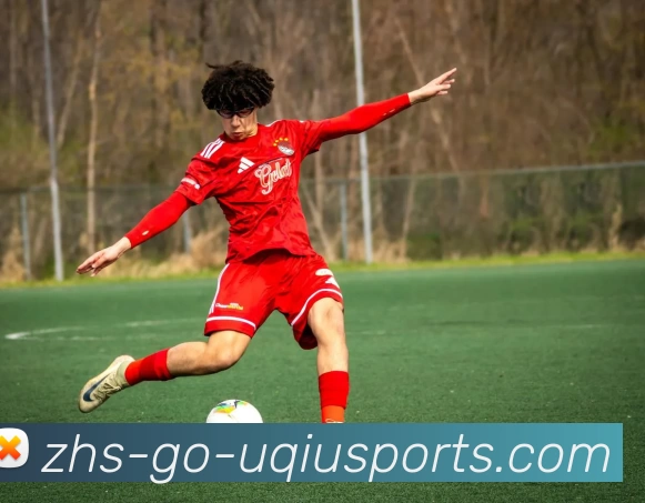 邓卓翔：全队在训练中都非常投入，希望奉献一场精彩的比赛